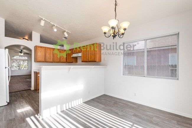 Building Photo - WOW, MOVE IN SPECIAL. $999.00 FIRST FULL MONTHS RENT!! FULLY RENOVATED HOME