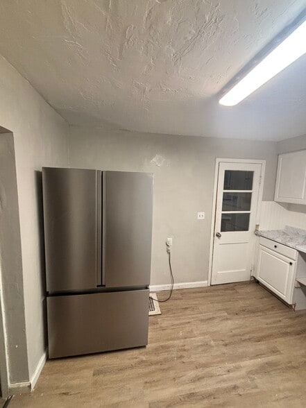 Building Photo - 1813 Willowdale Ave