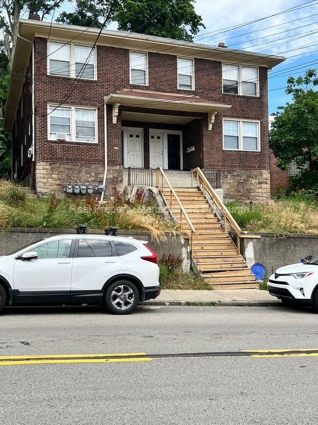 Building Photo - 5735 Phillips Ave