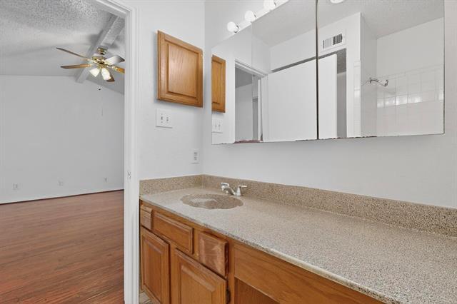 Building Photo - 8545 Midpark Rd