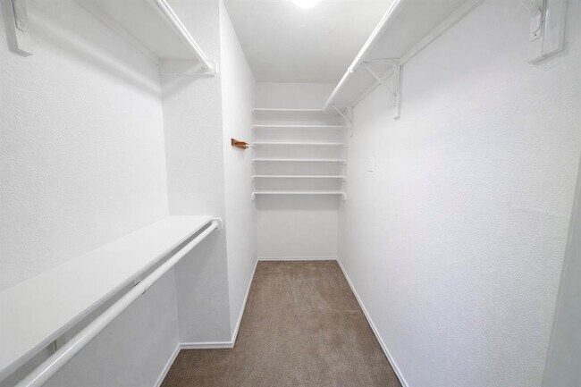 Building Photo - 9313 Sanford Dr