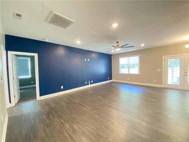 Building Photo - 616 Courtland Dr