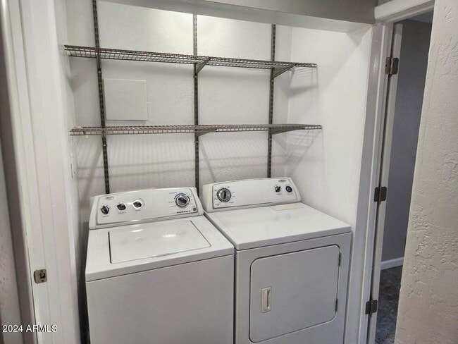 Building Photo - 3026 E Brill St