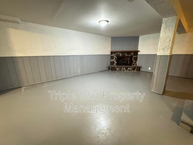 Building Photo - 48 Wayside Dr