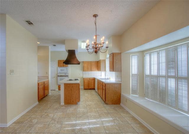 Building Photo - 4221 Crestedge Dr