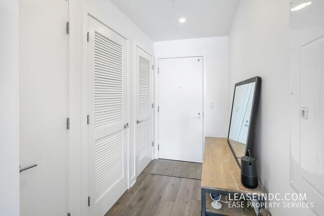 Building Photo - 2030 8th St NW