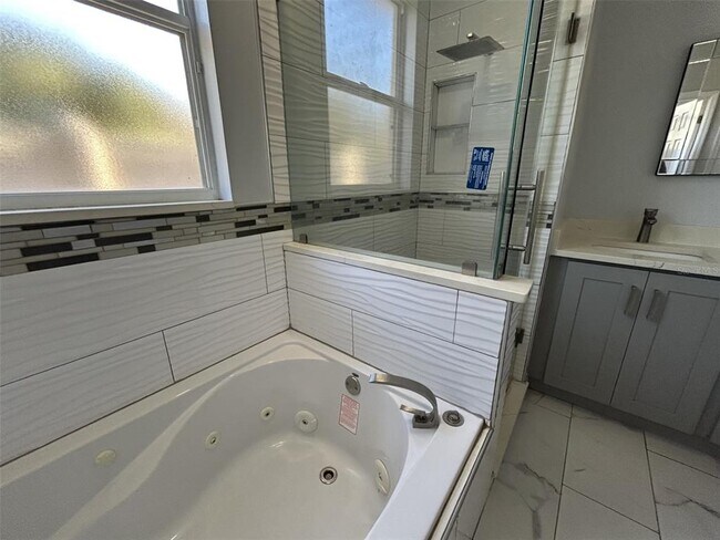 Building Photo - 10439 Andover Point Cir