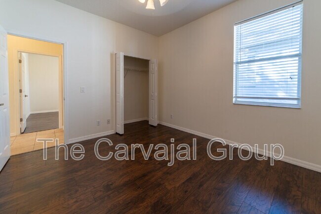 Building Photo - 423 Heather Hills Dr