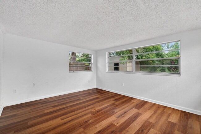 Building Photo - Beautiful 2 Bedroom, 2 Bathroom, 1 Car Garage home for rent.