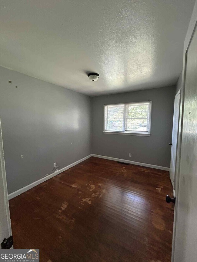 Building Photo - 1548 Cambridge Dr