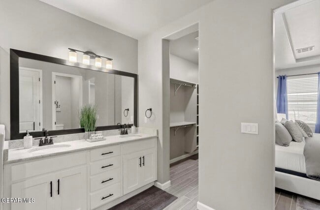 Building Photo - 257 Adamtowne Dr