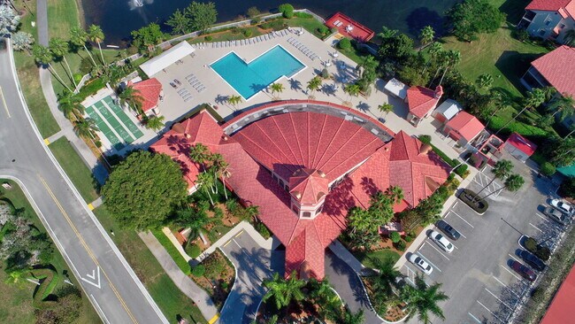 Building Photo - 7585 Lexington Club Blvd