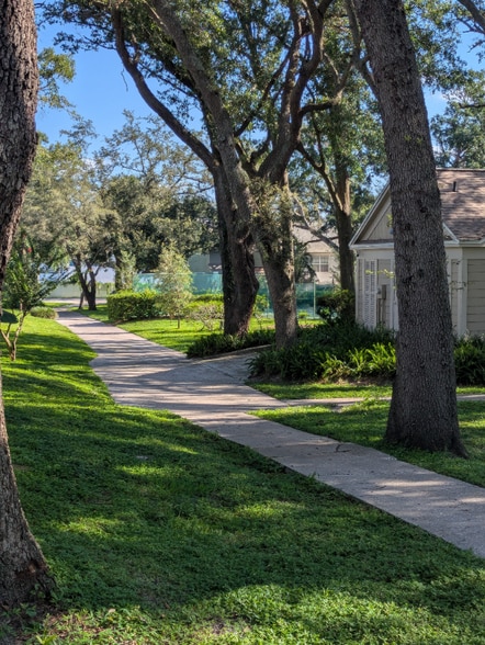 Building Photo - 11313 Stratton Park Dr