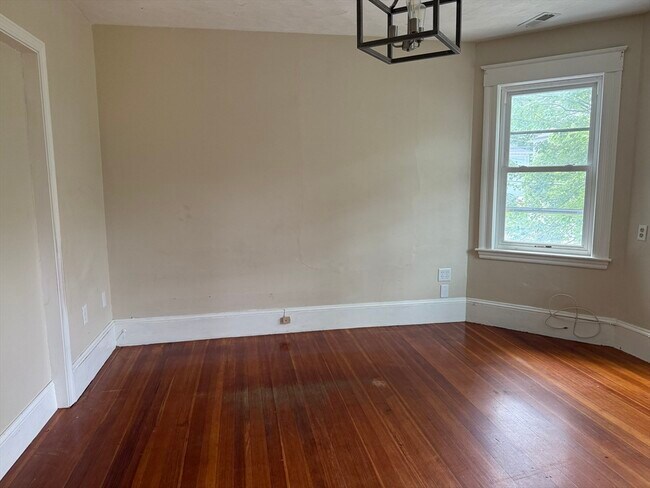Building Photo - 1706 Shore
