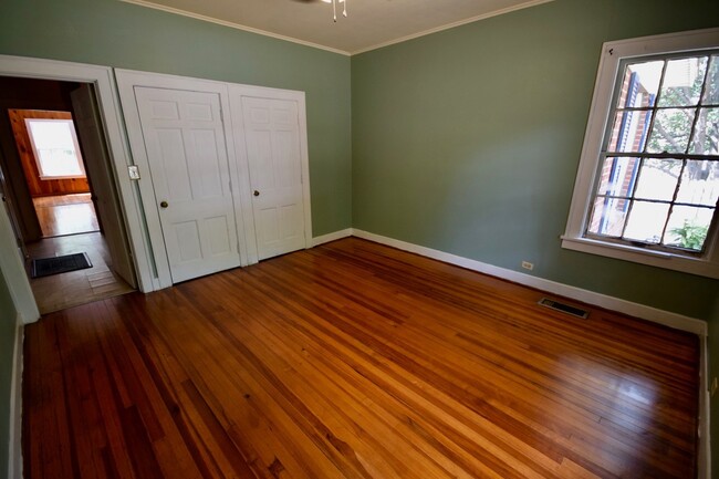 Building Photo - Large Home Close to Downtown Ruston