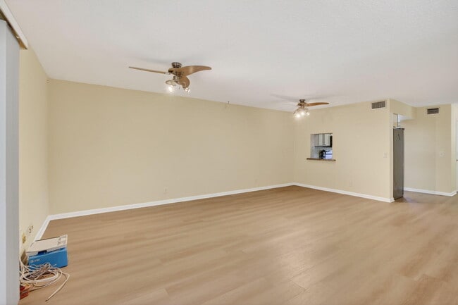Building Photo - 2520 Van Buren St