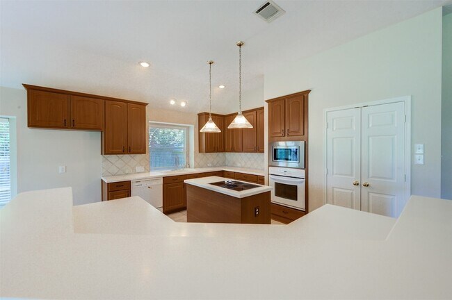 Building Photo - 9026 Robinhoods Well Dr