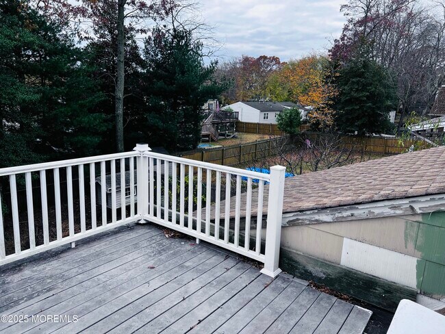 Building Photo - 891 Raleigh Dr