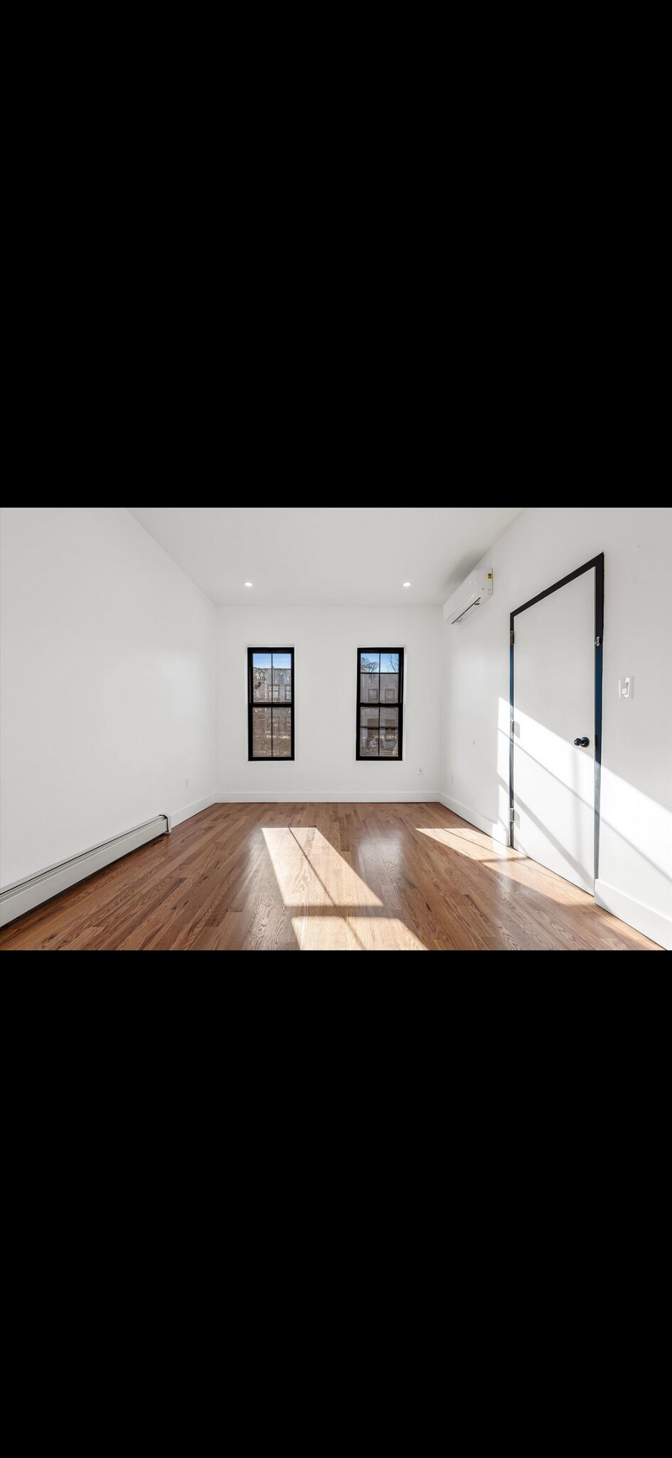 Building Photo - 2105A Pacific St