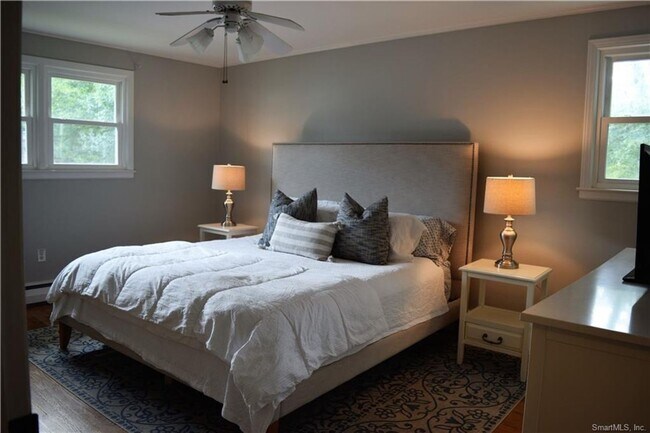 Building Photo - Lovely 3 Bedroom 2 Bathroom Single Family Home In Desirable West Hartford