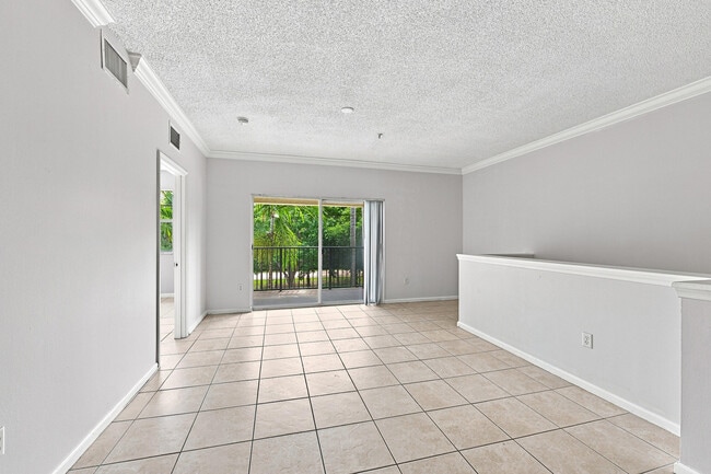 Building Photo - 5860 W Sample Rd
