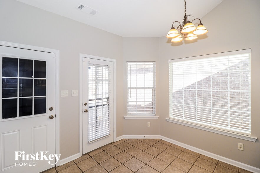 Building Photo - 6870 Manslick Rd