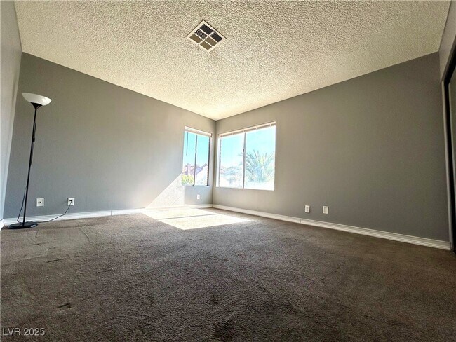 Building Photo - 425 Pemberry Cir