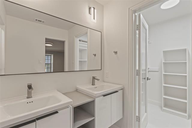 Building Photo - 7607 Pebblestone Dr