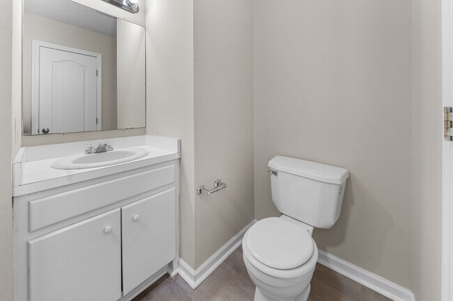 Building Photo - 111 Henley Pl