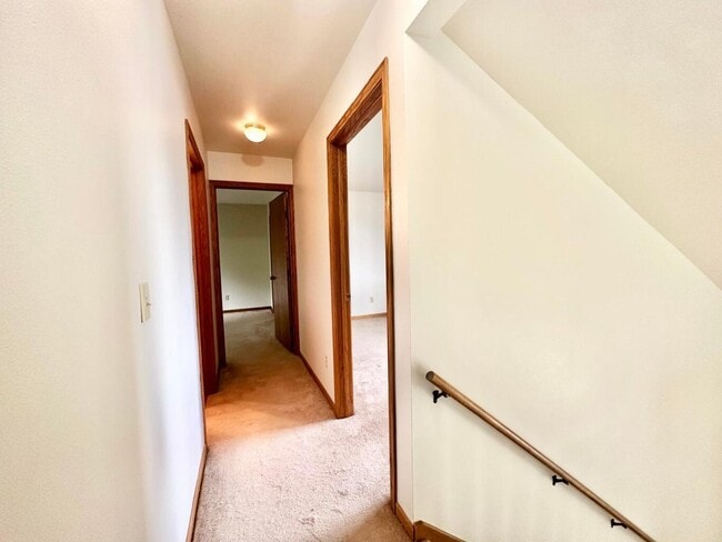 Building Photo - 1456 Meadowcreek Ct