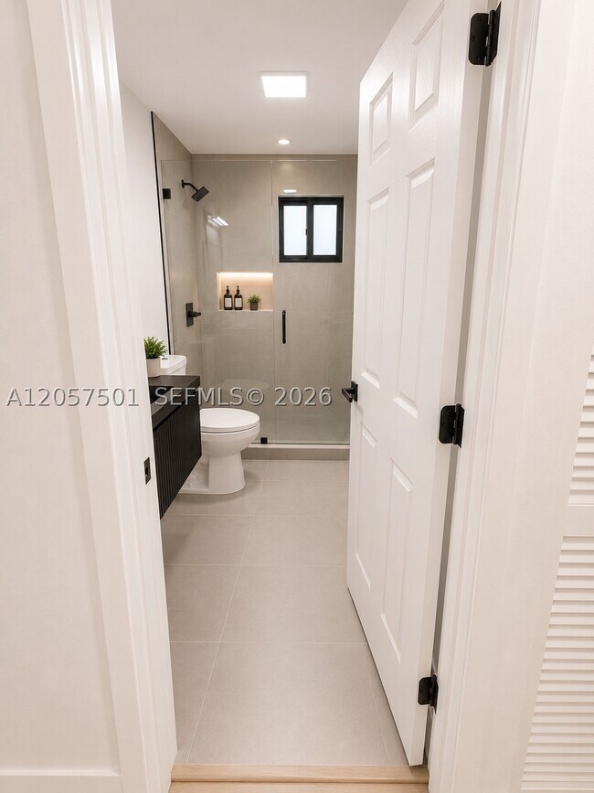 Building Photo - 4804 Garden A