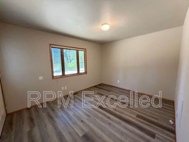 Building Photo - 30827 21st Ave SW