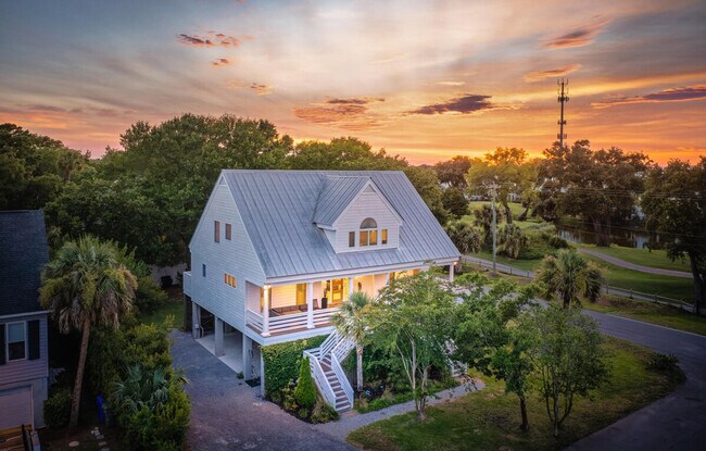 Building Photo - 1 Live Oak Dr
