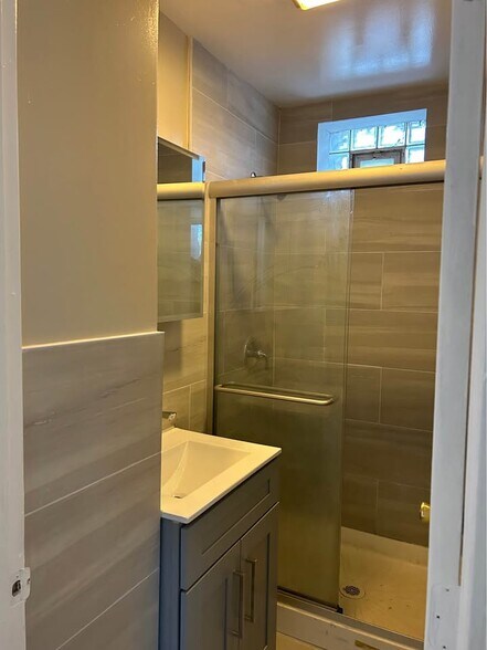 Building Photo - 3242 W 38th Pl