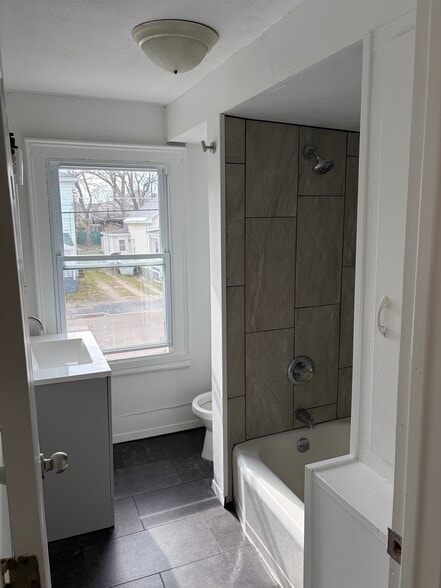 bathroom 2 - 21 E 6th St