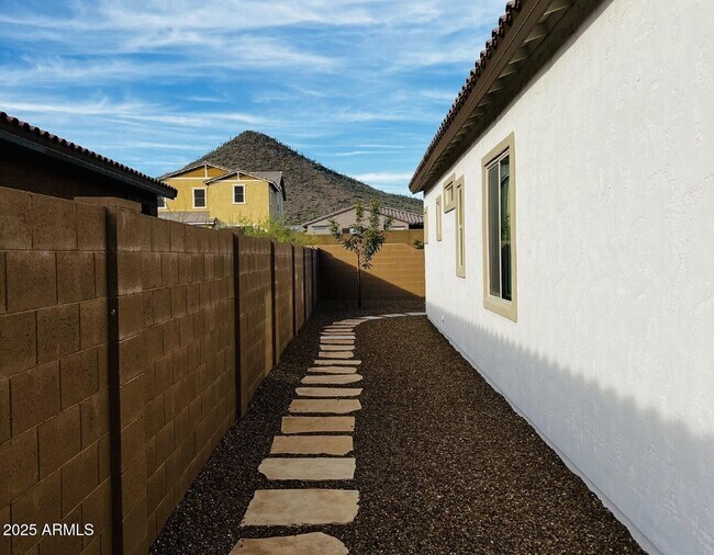 Building Photo - 12534 W Calle De Baca