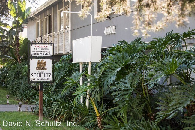 Building Photo - 4402 Los Feliz Blvd