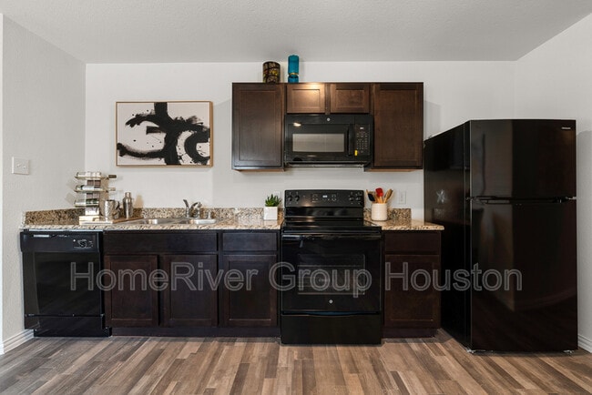 Building Photo - 8318 Prairie View Dr