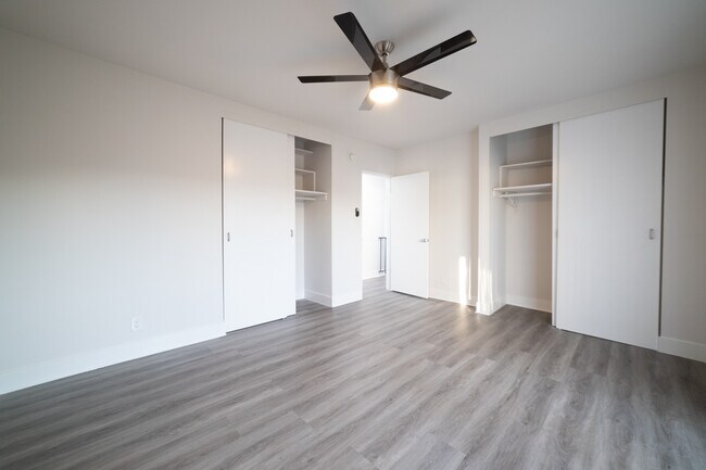 Building Photo - 2233 Ridgeley Dr