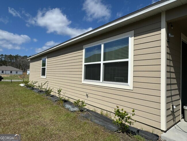 Building Photo - 205 Starboard Ct