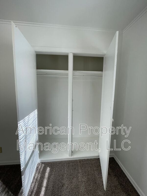 Building Photo - 2730 N Main St