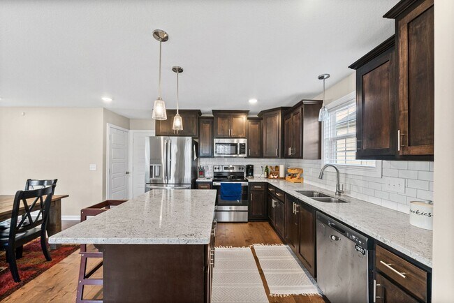 Building Photo - 1084 Barnhill Rd