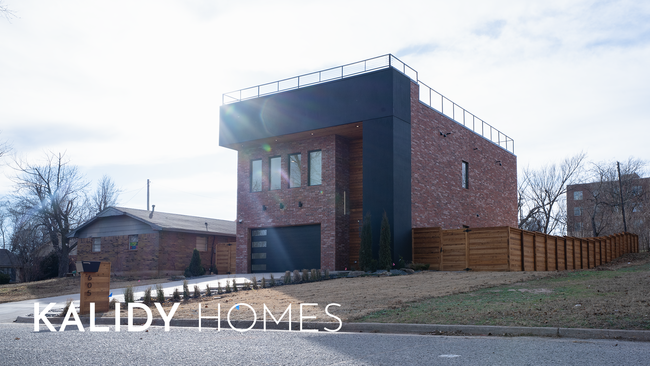 Building Photo - 605 N Idaho Ave