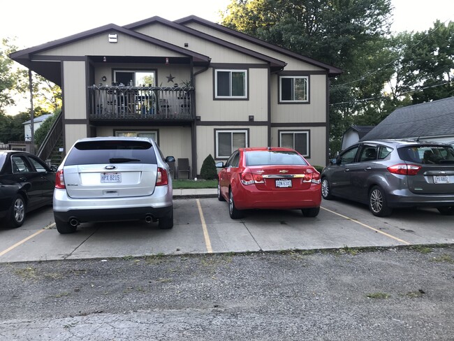 Off steet parking - 200 Park Dr