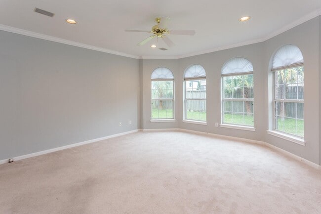 Building Photo - 4611 Oakdale St