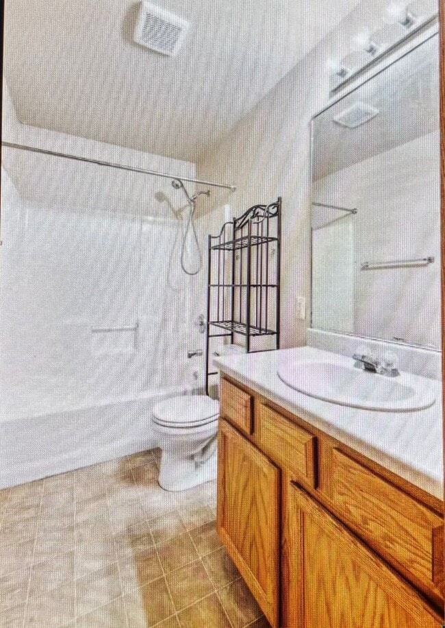 Building Photo - New Property!!