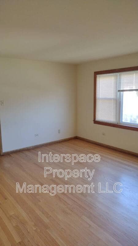 Building Photo - 10126 S Pulaski Rd