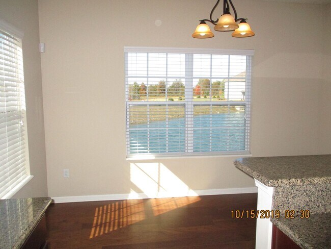 Building Photo - Village at Olentangy Crossing 0081