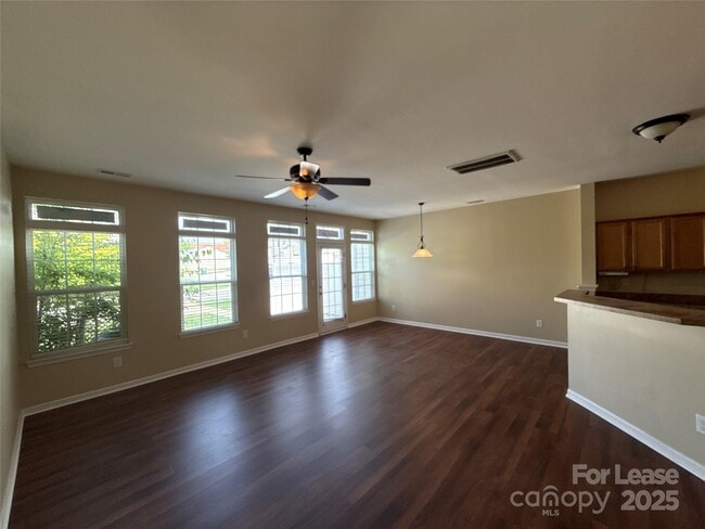 Building Photo - 3819 Balsam St