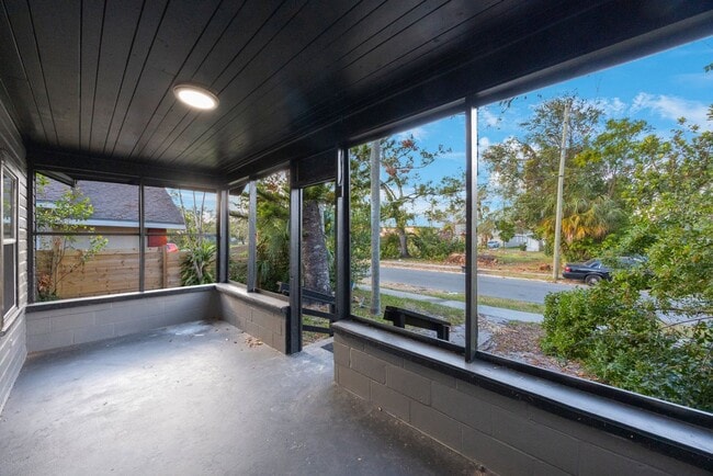 Building Photo - REDUCED  $25 App Fee  3bdrm/1bath home with large yard ** Section 8 OK *** $1795.00** Move in by ...